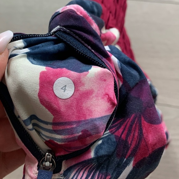 Lululemon Tracker Short II *4-way Stretch
Inky Floral Ghost Inkwell Bumble Berry - Picture 9 of 14